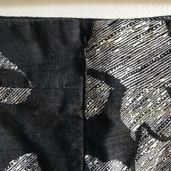 Ann Taylor black-white leaf motif pencil skirts-2P - Picture 6 of 8
